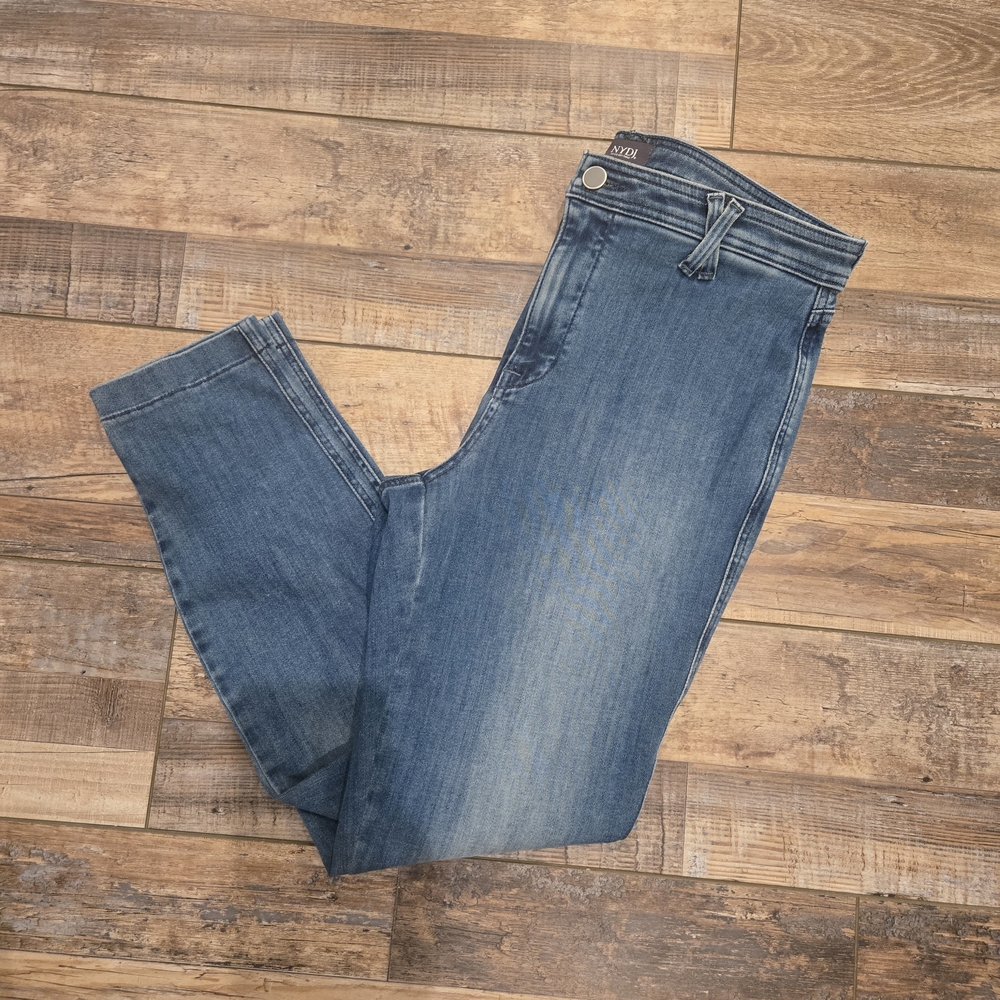 NYDJ  Classic AMI Blue Skinny Jeans Size 8.